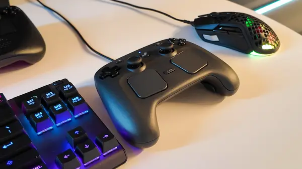 Steam Controller on desk